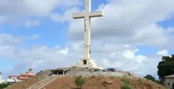 demolição do Clube Cruz da Esperança